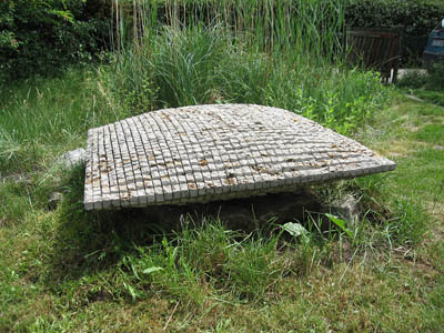 Dieter Kränzlein Ohne Titel Mooser Muschelkalk 100 x 100 x 30 cm